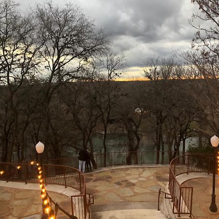 Gruene River Hotel & Retreat Нью Браунфелс Экстерьер фото