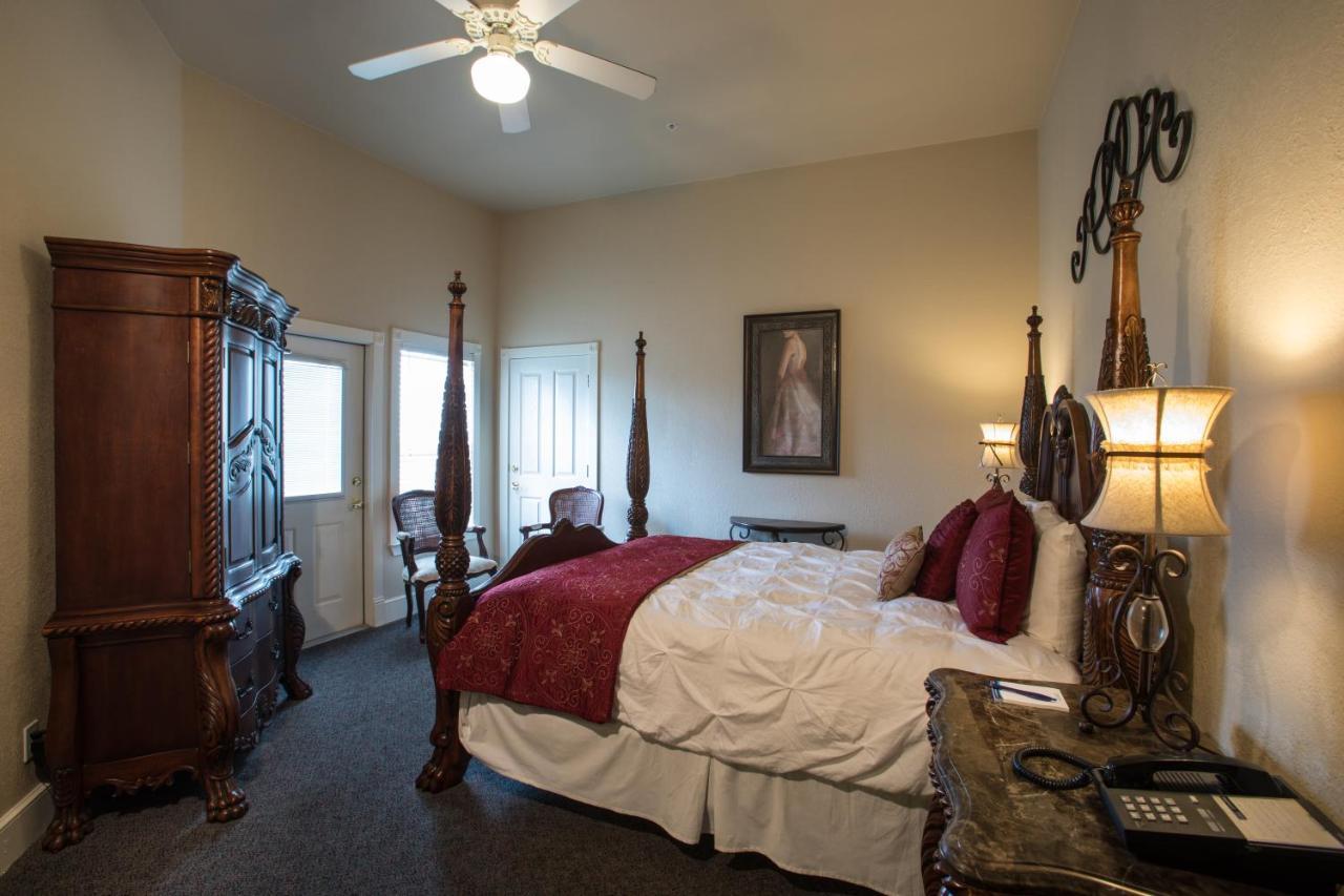 Gruene River Hotel & Retreat Нью Браунфелс Экстерьер фото