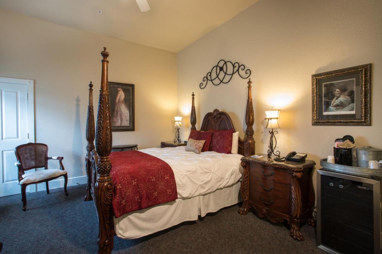 Gruene River Hotel & Retreat Нью Браунфелс Экстерьер фото
