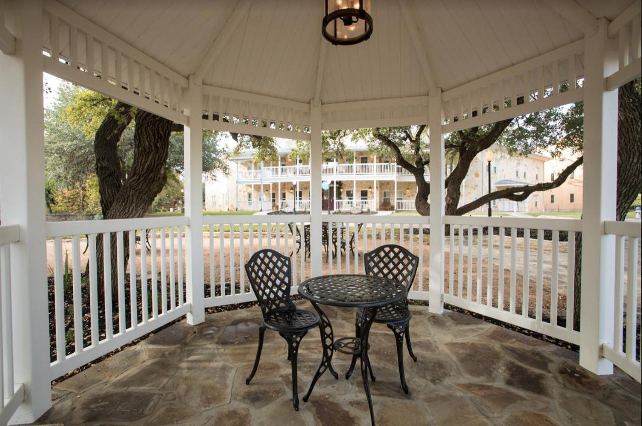 Gruene River Hotel & Retreat Нью Браунфелс Экстерьер фото