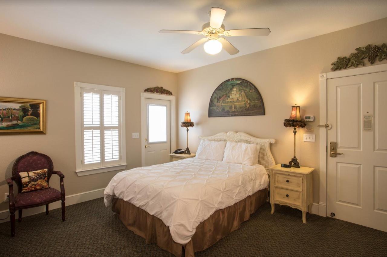 Gruene River Hotel & Retreat Нью Браунфелс Экстерьер фото