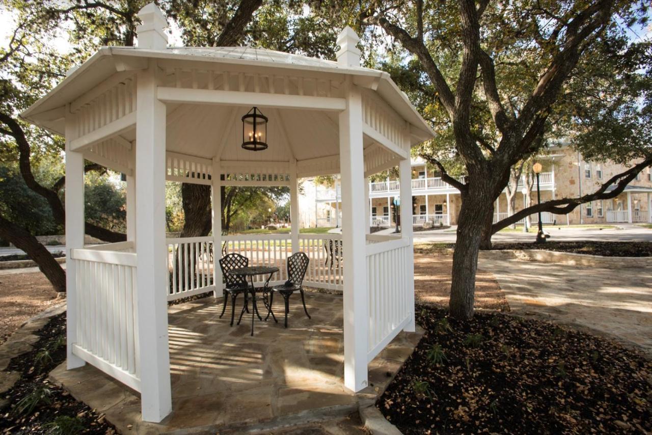Gruene River Hotel & Retreat Нью Браунфелс Экстерьер фото