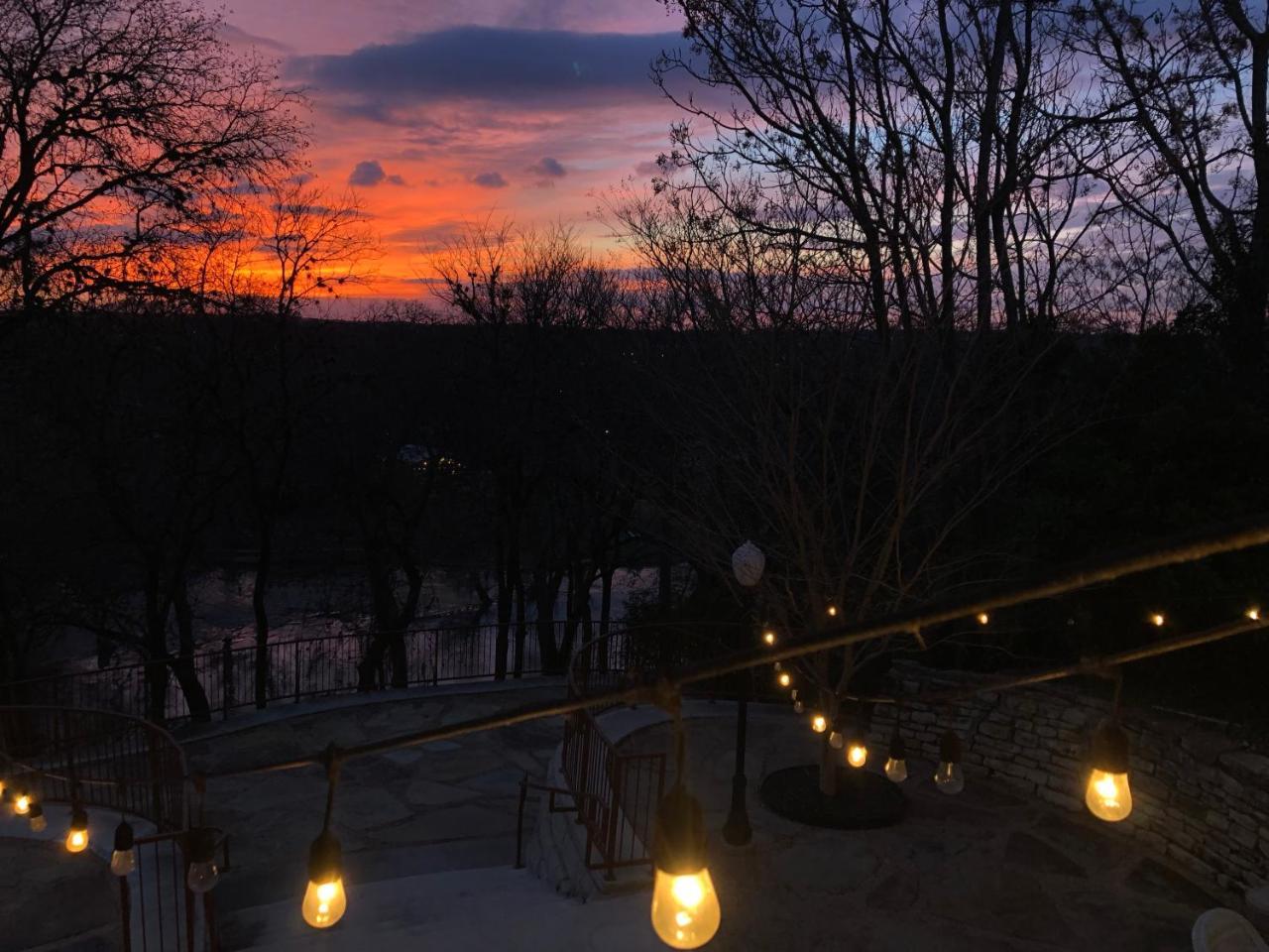 Gruene River Hotel & Retreat Нью Браунфелс Экстерьер фото