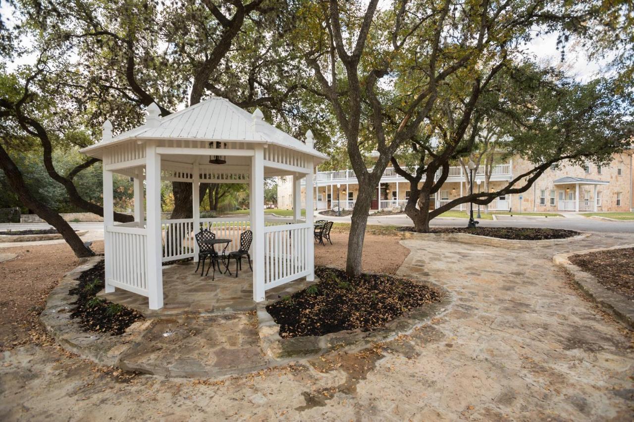 Gruene River Hotel & Retreat Нью Браунфелс Экстерьер фото